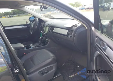 2016 Volkswagen Touareg Vr6 Sport z USA, uszkodzony, nr VIN WVGEF9BP5GD012386